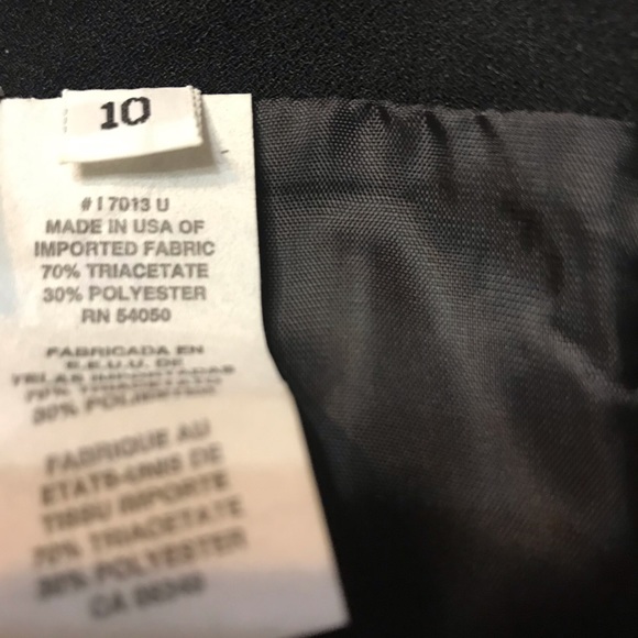 Very Nice Black Skirt.  Size 10 great shape! - Picture 2 of 3